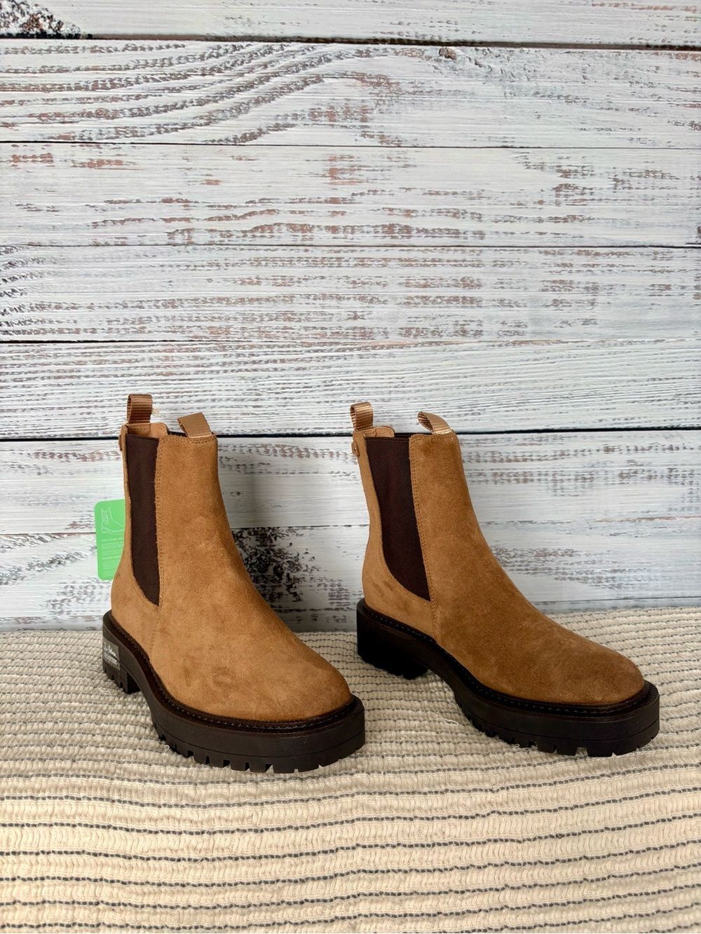 Sam Edelman Laguna Weatherproof Chelsea Boots Womens 7.5 Tan Suede Lug Sole NWOB - Picture 3 of 15